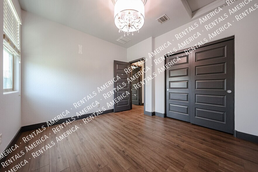 Building Photo - 9862 E Ignition Dr