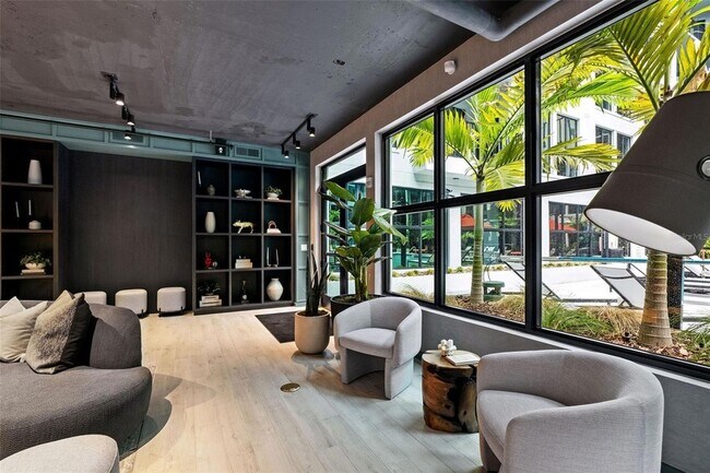 Building Photo - 1991 Main St