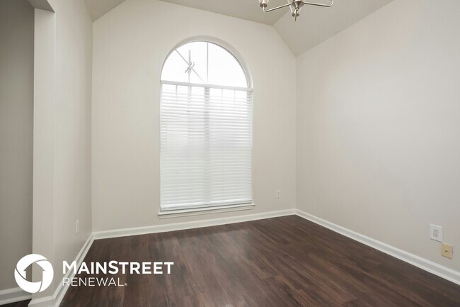 Building Photo - 2166 Greencliff Dr