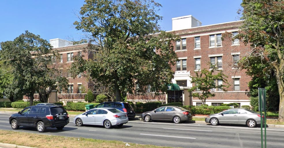 Building Photo - 81 Fellsway W