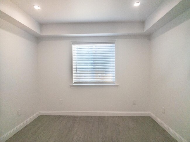 Building Photo - 38 Miriam St