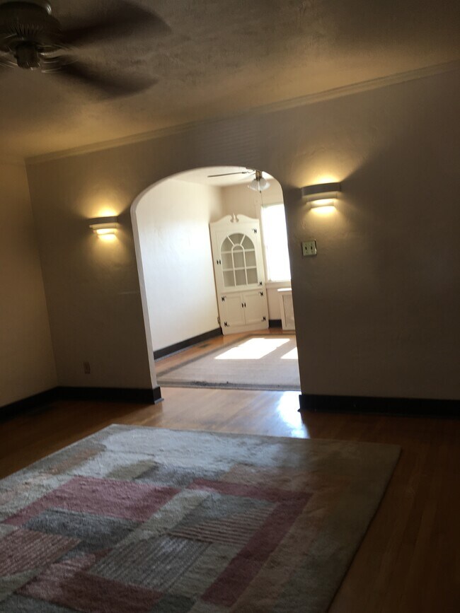 View from living room to dining room - 3322 Parkview Ave