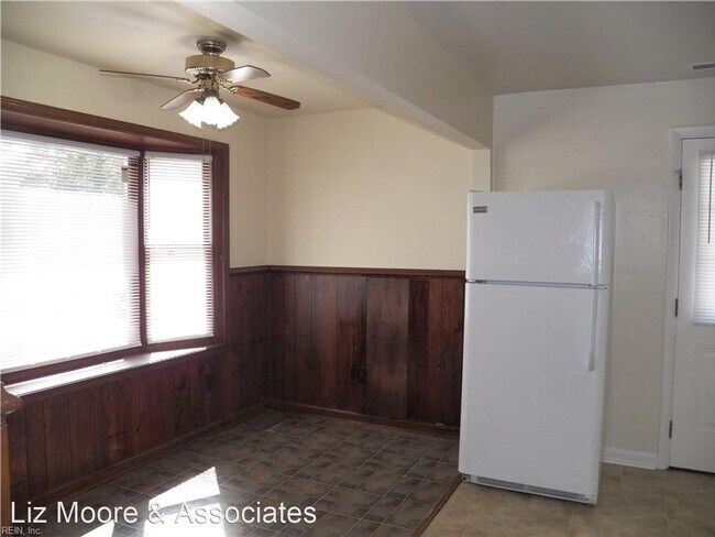 Building Photo - 2 br, 1 bath House - 627 Briarfield Road