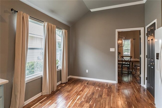 Building Photo - 403 Rosedale Blvd