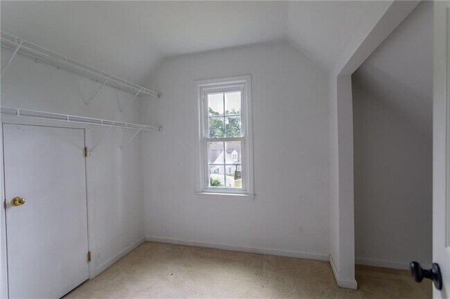 Building Photo - 4941 Gaskin Walk
