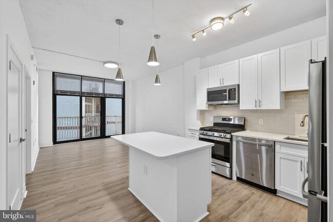 Building Photo - 2120 Vermont Ave NW