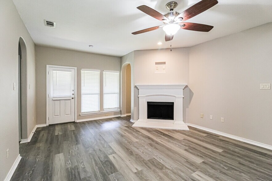 Building Photo - 1716 Abaco Dr