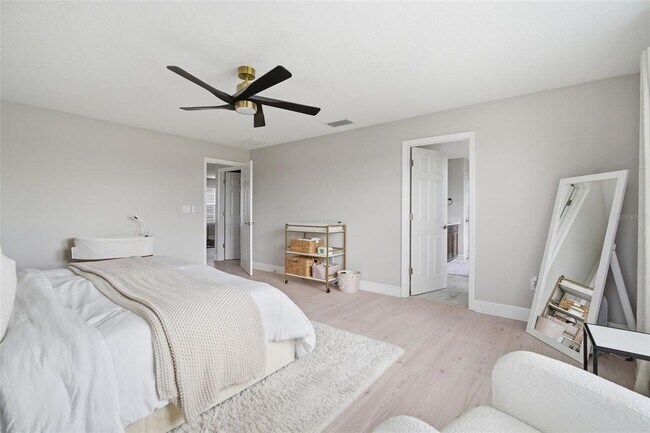 Building Photo - 6396 Roadstead Ct