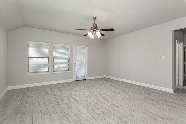 Building Photo - 1203 Rendyn St