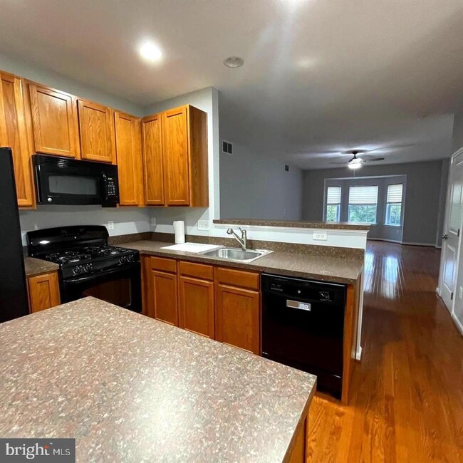 Building Photo - 129 Winterberry Way