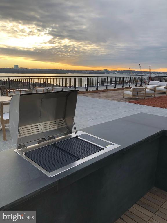 Building Photo - 801 N Fairfax St