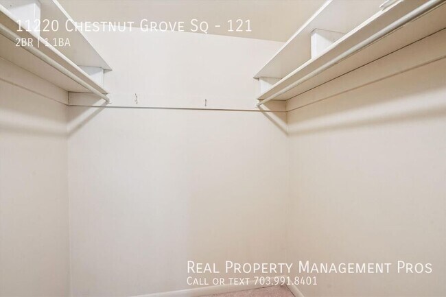 Building Photo - 11220 Chestnut Grove Square