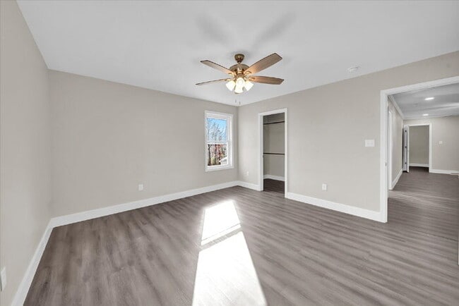 Building Photo - 15401 Adelay Ct