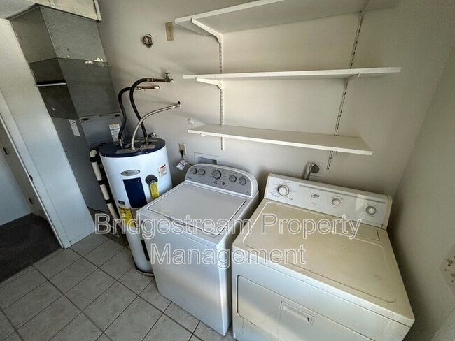 Building Photo - 1181 Redbluff Dr