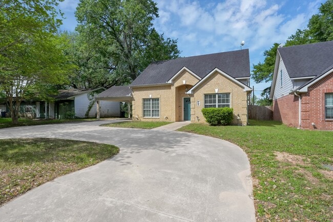 Building Photo - 125 Pine St