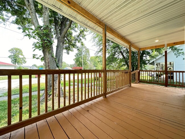 Building Photo - 4 Bedroom Remodeled Home in Chariton