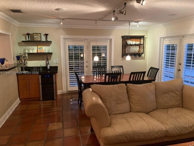 Building Photo - 10841 SW 67th Dr