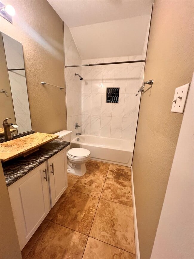 Building Photo - 1511 Tonia Loop