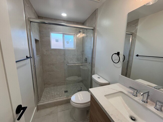 Building Photo - Brand New Remodel (2026)!! 5 Bedroom 3 Bathroom Home Near Campus!!