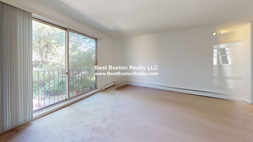 Building Photo - 41 Belmont St