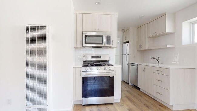 Building Photo - Brand New 2-Bedroom / 2-Bath on the Avenues in Redondo Beach!