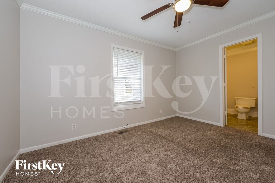 Building Photo - 201 E Hale St