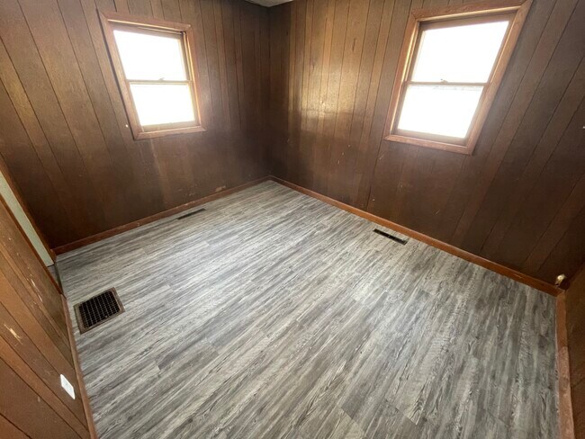 Building Photo - 308 Stewart St