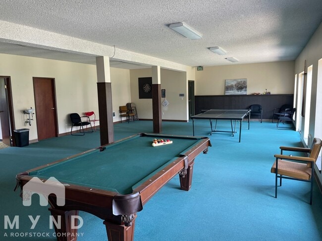 Building Photo - 200 SW Florence Ave