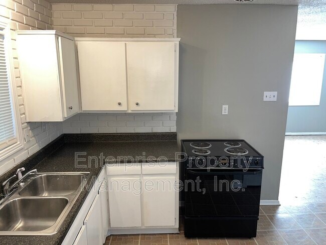 Building Photo - 636 Frayser Dr