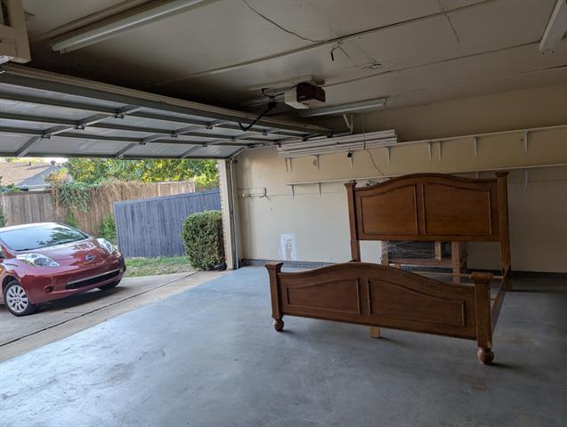 Building Photo - 2821 Stratford Ln