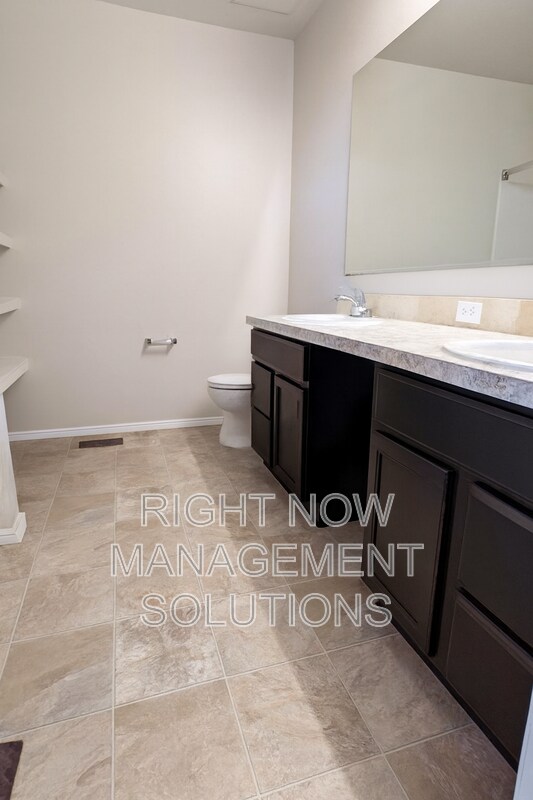 Building Photo - 25 S Shumway Ave