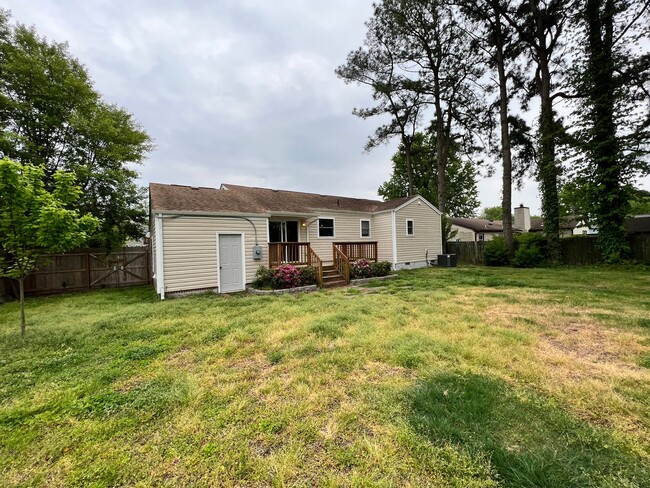 Building Photo - Four bedroom home in Kempsville with large...