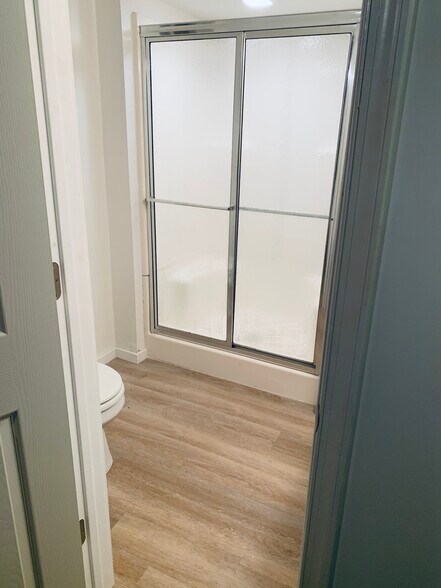 Building Photo - 644 Rosenthal Ave