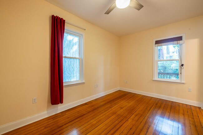 Building Photo - 11 Juliette St