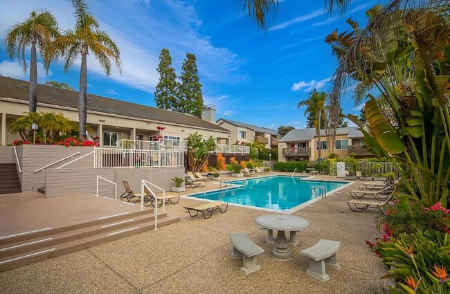 Building Photo - Charming 1-Bed La Jolla Retreat with Utilities Included, In-Unit Laundry & Carport