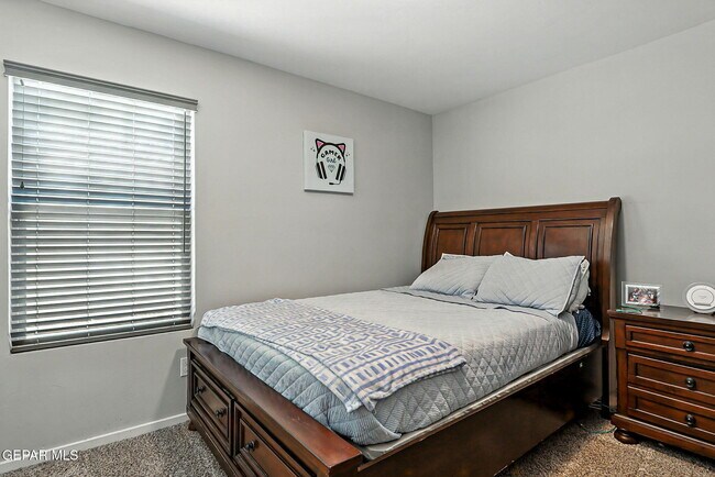 Building Photo - 404 Villa Ysleta