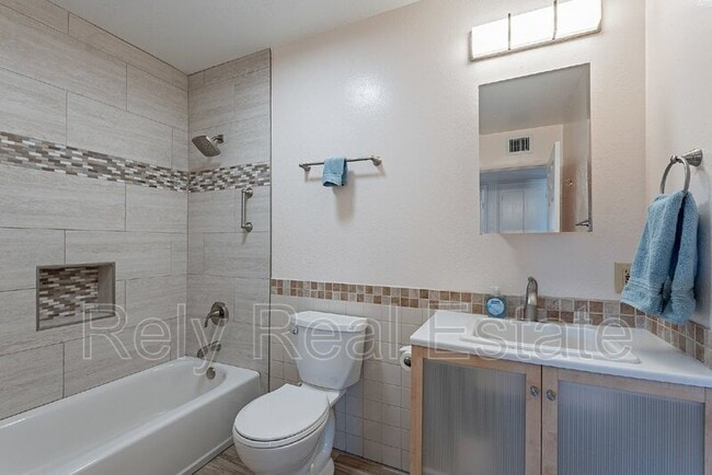 Building Photo - 8416 E Rancho Vista Dr