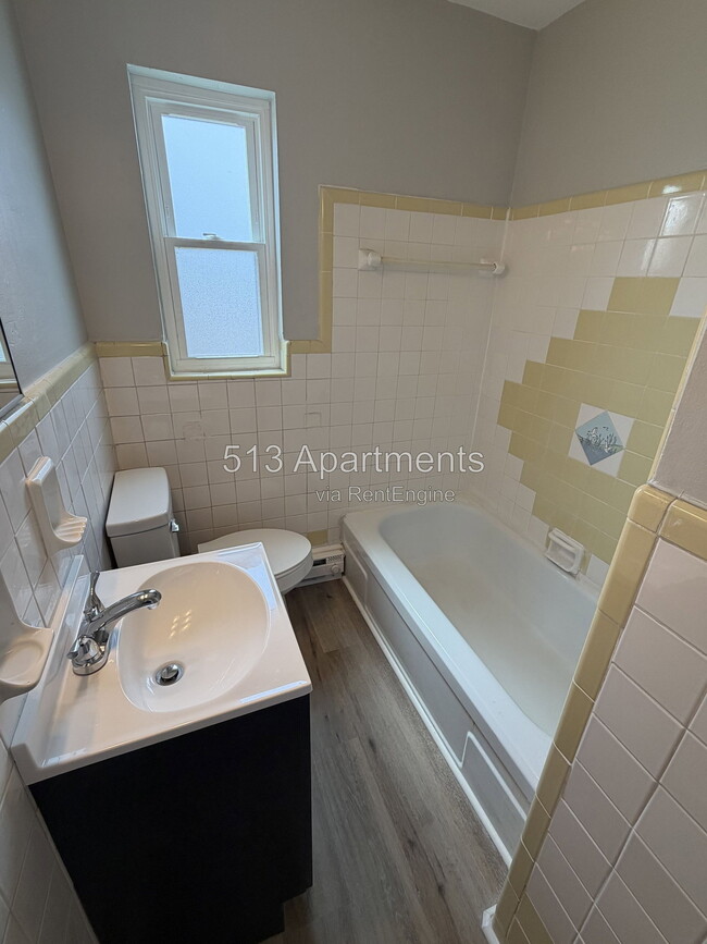 Building Photo - 5146 Carthage Ave