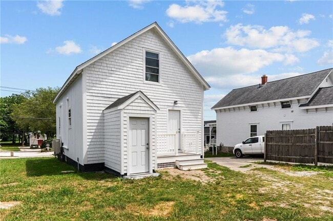 Building Photo - 2958 E Main Rd