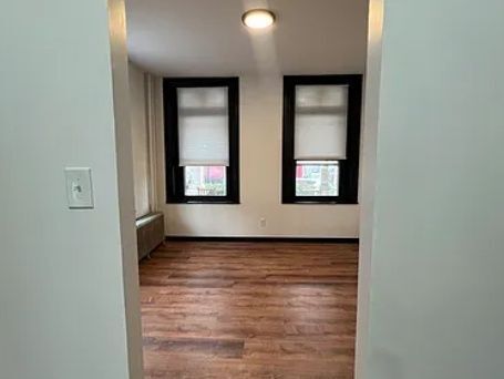 Building Photo - 31 W James St