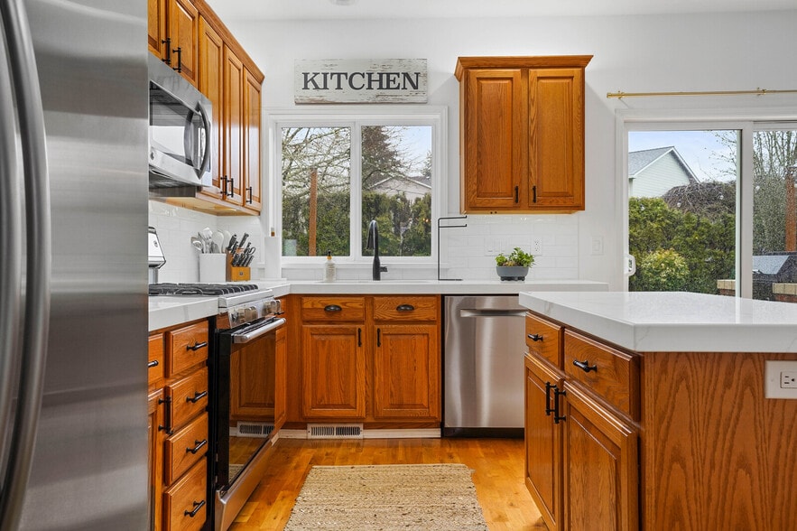 Kitchen - 2845 Eastlake Dr SE