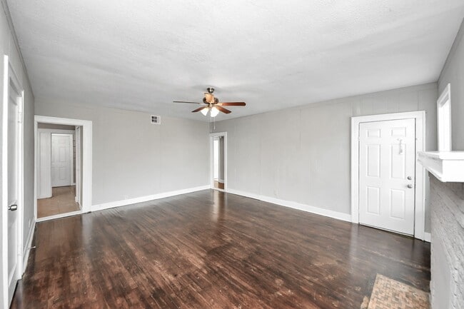 Building Photo - 2817 Truxillo St