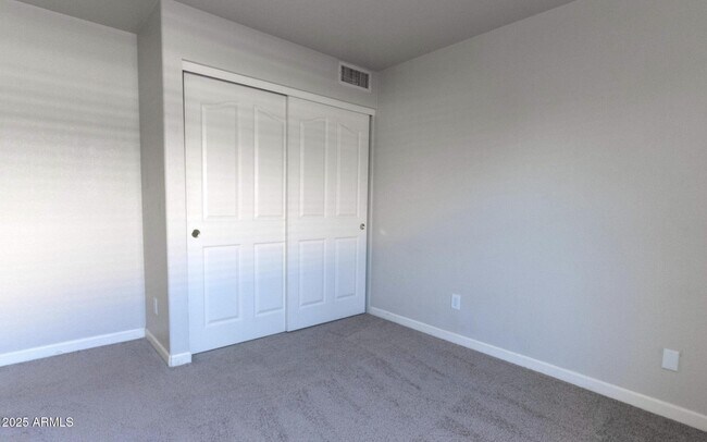 Building Photo - 12550 W Palm Ln