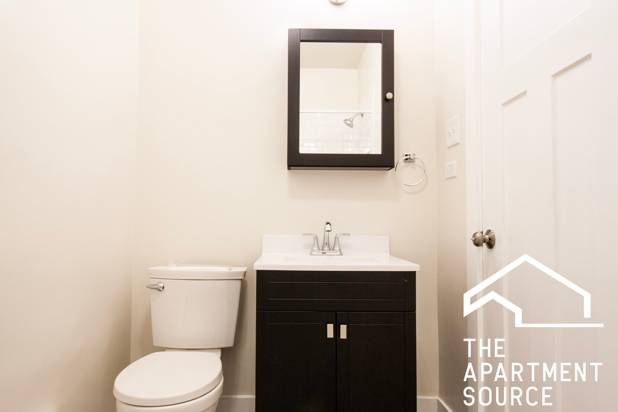 Building Photo - 732 W Roscoe St