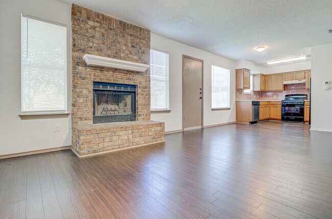 Building Photo - 8710 Piney Creek Bend