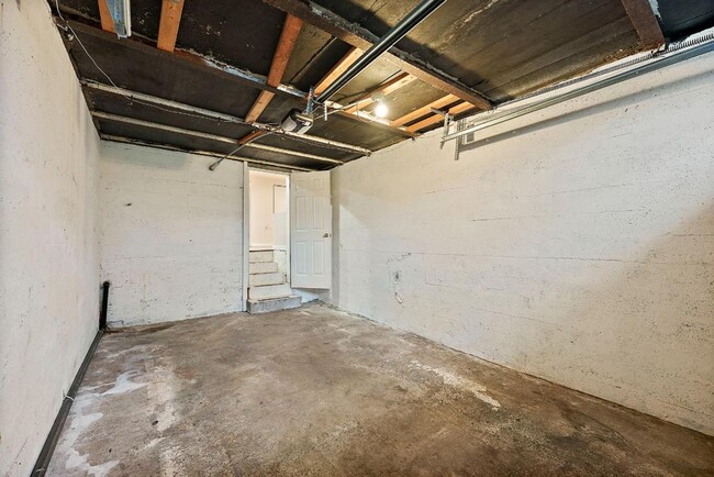 Building Photo - Charming Corner-Lot Tacoma Home with Huge ...