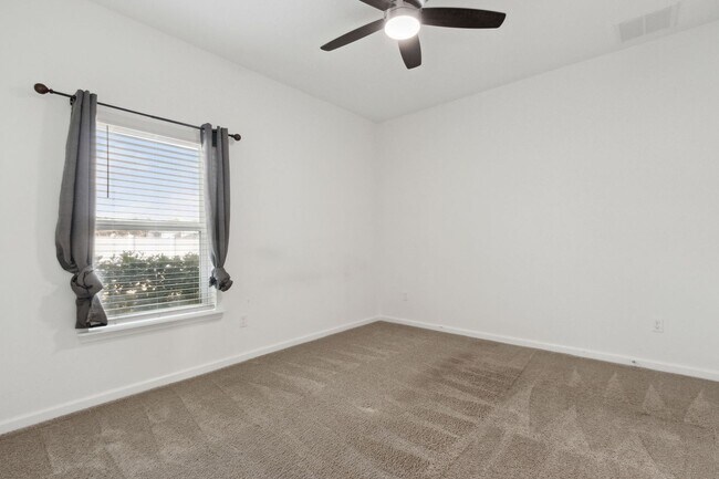 Building Photo - Spacious 5-Bedroom Home with Office, Den & Included Electric!