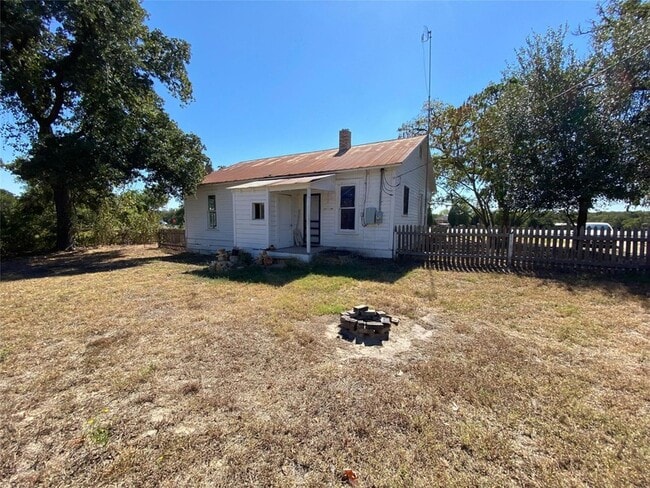 Building Photo - 700 Hwy 290 E