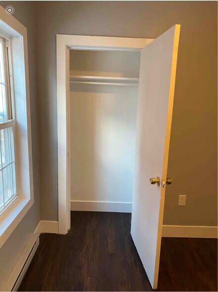 Building Photo - 102 Endicott St