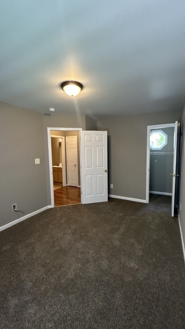 Building Photo - 2840 Oasis Ln